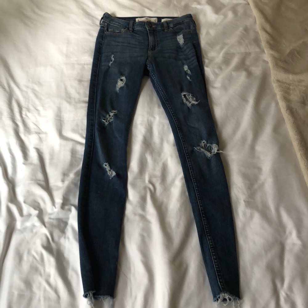 super cute hollister skinny jeans